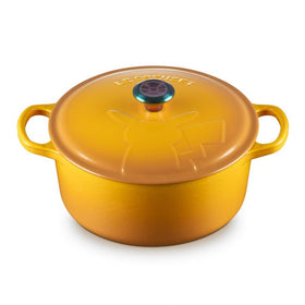 Pokémon Le Creuset Cocotte Ronde: Pikachu Edition